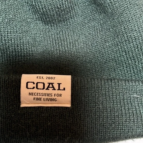 Coal Toque/winter hat - Picture 2 of 3